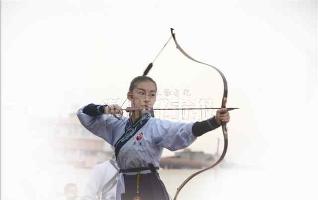 射箭高手 战胜国内弓箭高手 温州14岁女生全国射艺赛摘金