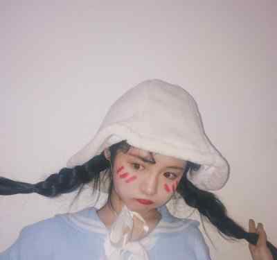禁欲系女生 INS·禁欲系·女生头像：“第一次当人女朋友，请多指教”！