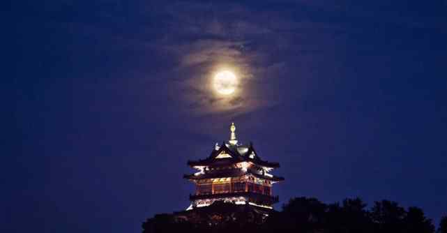 十五夜望月的诗意 诗意里的中秋节