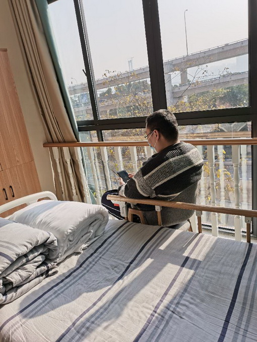 重庆39岁男子入住养老院 背后原因竟是……