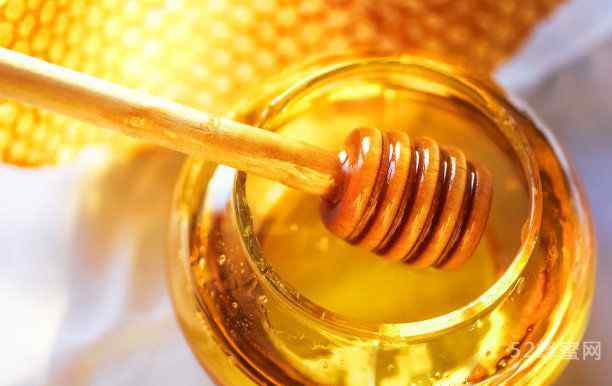 蜂蜜泡大蒜的功效 蜂蜜可以用来泡大蒜吗