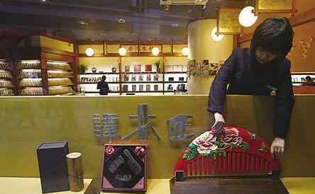 重庆谭木匠 “谭木匠”传位给小儿子 大儿子咋安排？