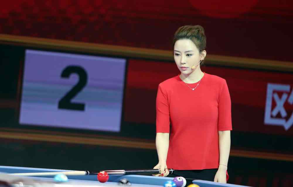 潘晓婷打球图片 潘晓婷打球的瞬间照片，真是太美了，不愧为九球天后