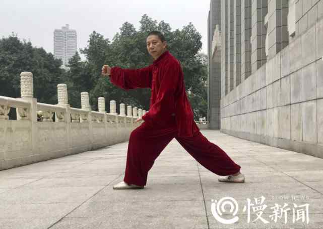 陈龙骧 重庆体育馆前有位太极宗师 一套拳打了50年
