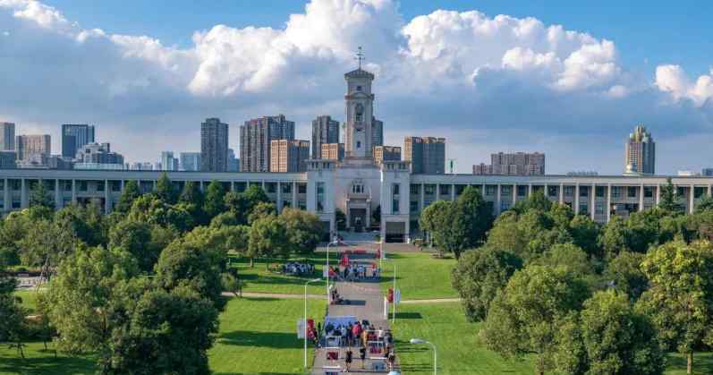 宁波诺丁汉大学怎么样 宁波诺丁汉大学实力怎么样，据说是富二代最多的贵族学校？