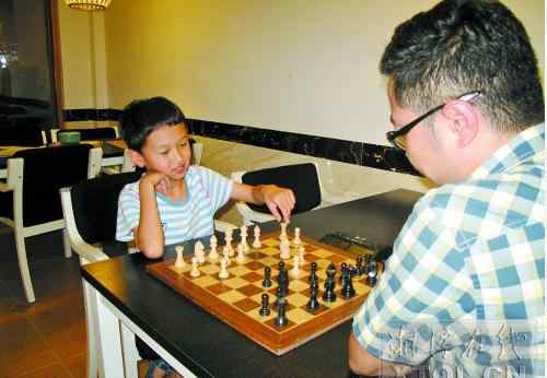 棋棋俱乐部 湘潭8岁男童获全国象棋季军 成湖南最小棋协大师