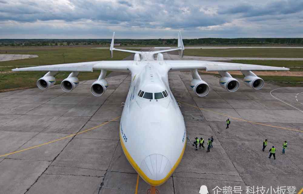 最大的飞机 世界“最大”的飞机，火车都能装得下，中国仅有一个机场可降落！