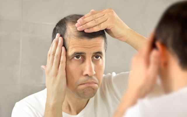 脱发什么原因引起的 脱发是什么原因引起的—6个脱发的在家就可以用的小方法