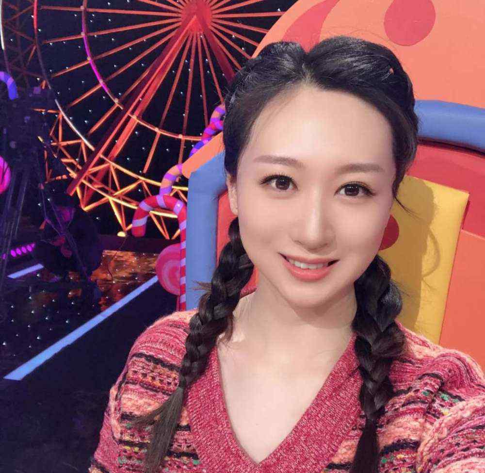 刘聪聪 大美女！中国女排前国手25岁退役，今亮相非常6＋1被赞大长腿