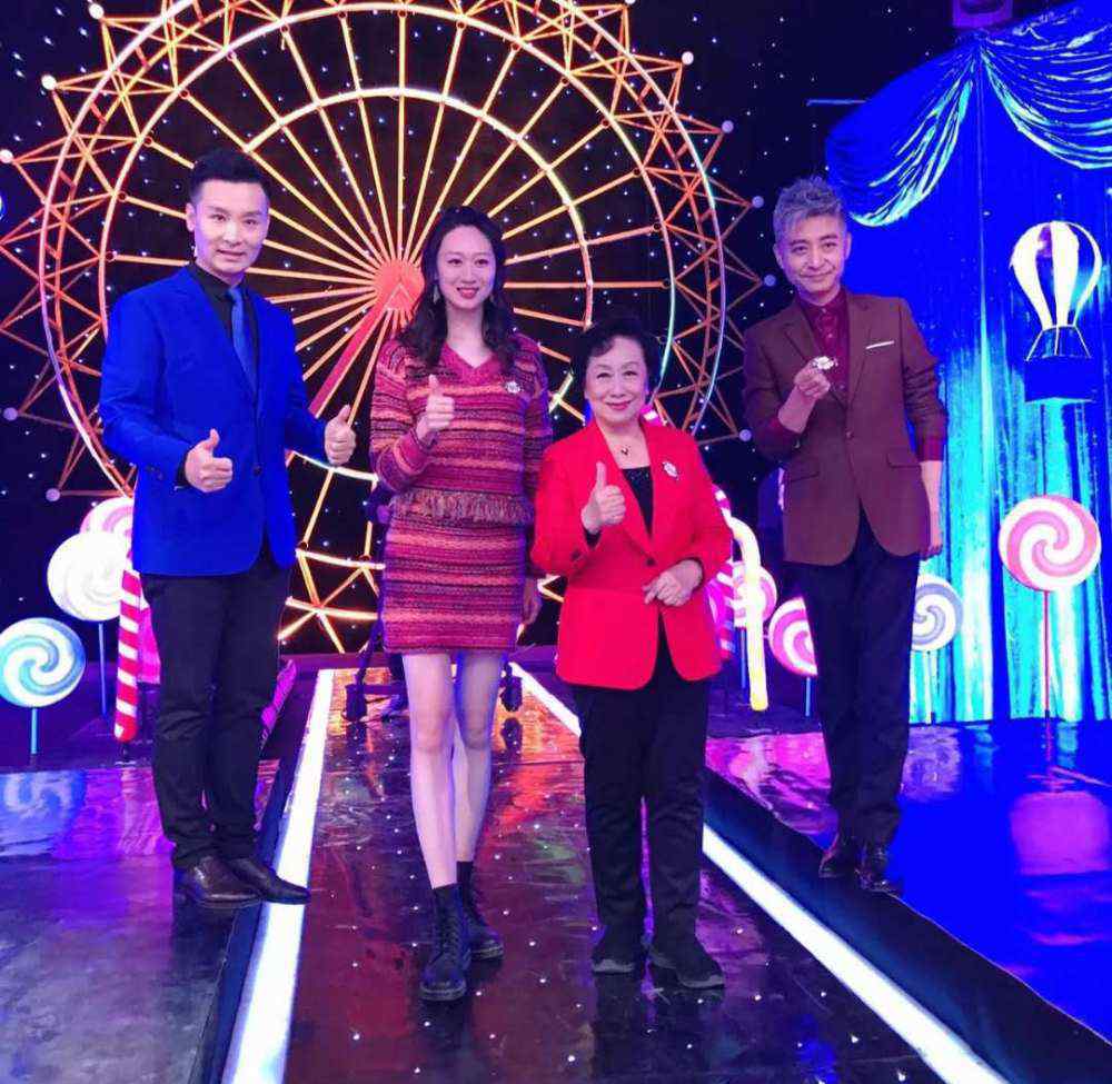 刘聪聪 大美女！中国女排前国手25岁退役，今亮相非常6＋1被赞大长腿