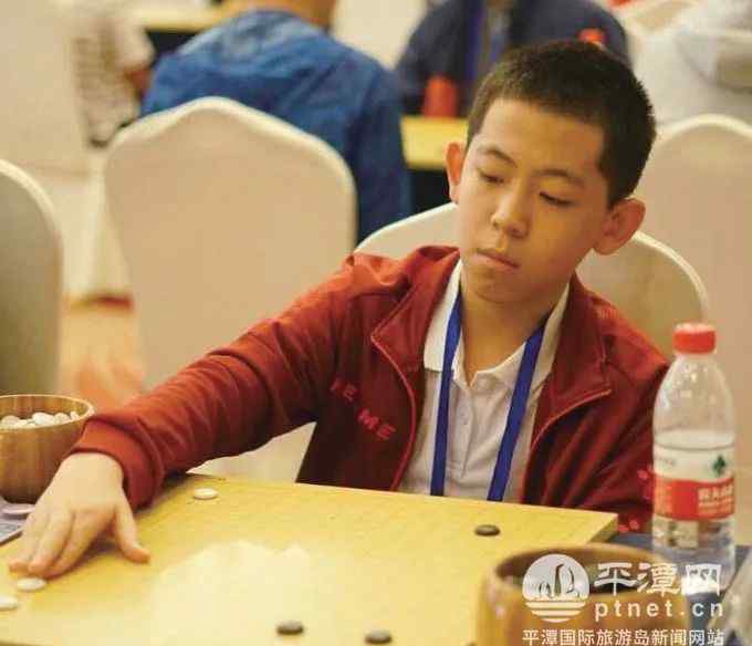 林子杰 厉害！平潭12岁少年林子杰成为男子职业棋手！