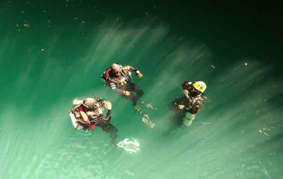 绿窟潭 曾在广西打捞烈士遗骸 这群潜水员身上全是故事