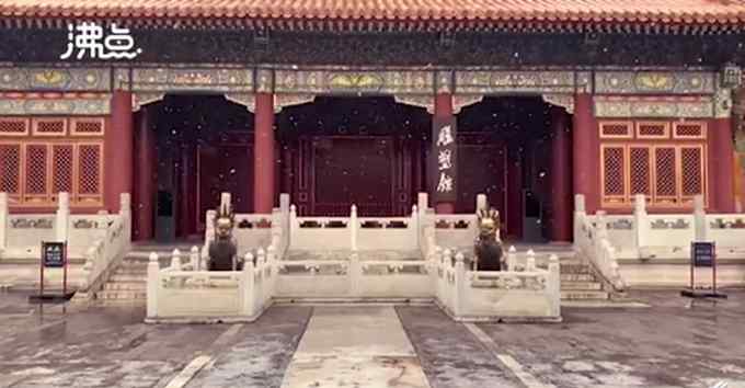 2021年北京的第二场雪 故宫红墙飞白雪如诗如画 网友可惜今日闭馆