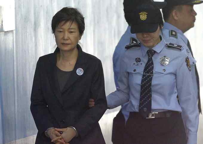 朴志晚 韩国检方要求判朴槿惠30年 罪名多达21项