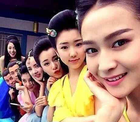 横店美女 横店群演遍地美女，50一天还“勾心斗角”，为爆红“什么都演”