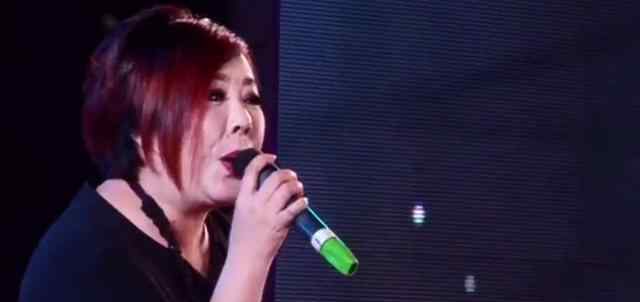 歌手衡越 她是赵本山的御用歌手，因长相太丑花费60万整容，42岁仍单身