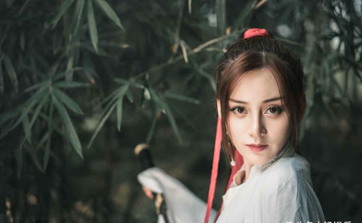 宇文斌斌的资料 小伙当众求婚迪丽热巴，其妹妹求婚肖战，网友：不愧是亲兄妹文章配图