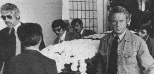 秦彼得 1973年李小龙葬礼上扶灵的6个神秘人，身份曝光，个个来头不简单