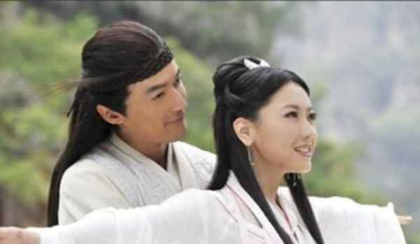 图安公主 还记得《神话》里的玉漱公主吗？如今穿上金色吊带裙，美如新天际！