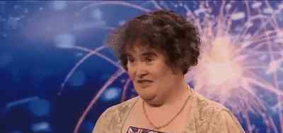 苏珊大妈达人秀 还记得11年前在《英国达人秀》上一夜爆红的苏珊大妈吗？