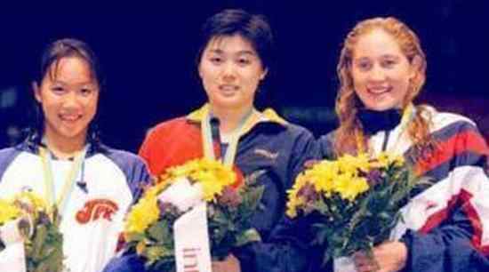 孙杨被开除国家队 她勇夺32枚世界游泳金牌，却被国家队开除，在市场卖菜令人唏嘘