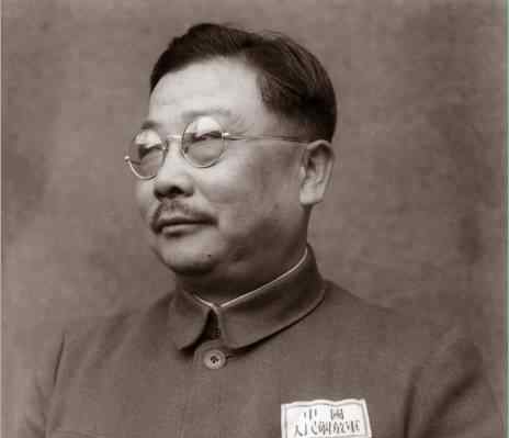 项与年 1951年广东审判国军少将莫雄，叶帅大喊：他是功臣快释放，为何？