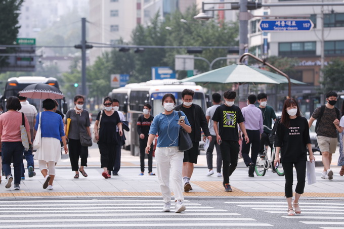 从“伙伴”降级为“邻国” 韩国防白皮书涉日表述变了！
