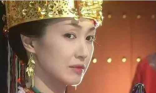 武则天原名 她是亚洲第一位女皇帝，比武则天还早98年，嫁异母哥哥，名字耳熟