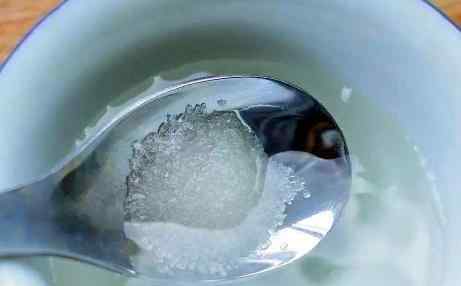 炸麻团的做法和配方 炸麻团时，用开水还是冷水？掌握1点技巧，麻团空心酥脆不开裂
