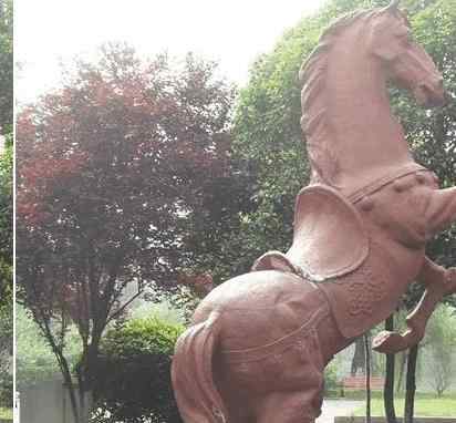 白龙驹 古代八大赫赫有名的战马, 赤兔排第三, 第一名非帝王不可骑
