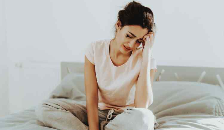 快绝经的月经的症状 月经出现2个不同，女性要做好心理准备：可能快绝经了！