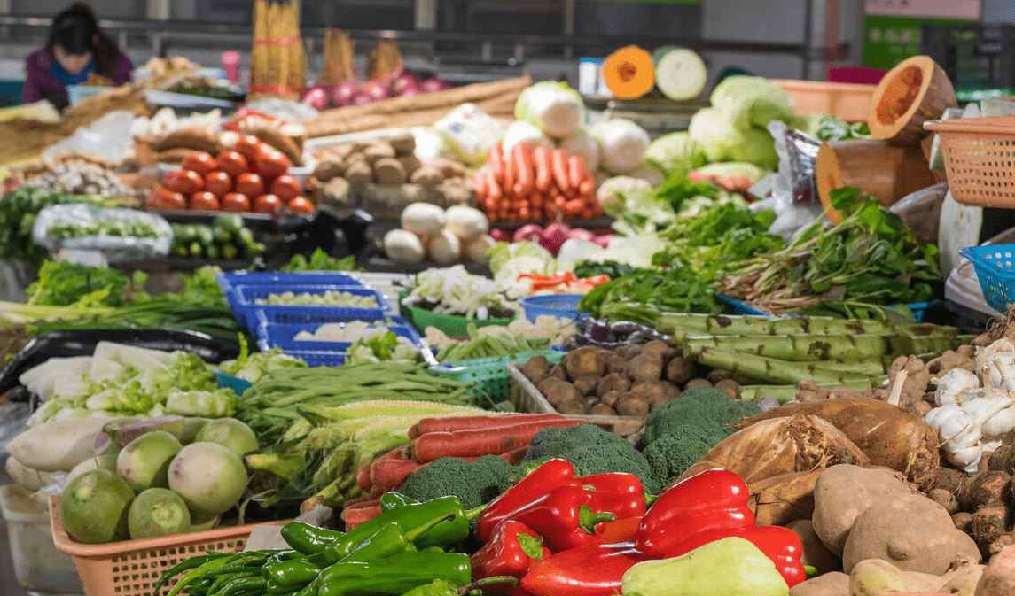 耐放的蔬菜 过年囤菜，多买这6种蔬菜，便宜耐储存，营养又解馋，炖肉吃真香