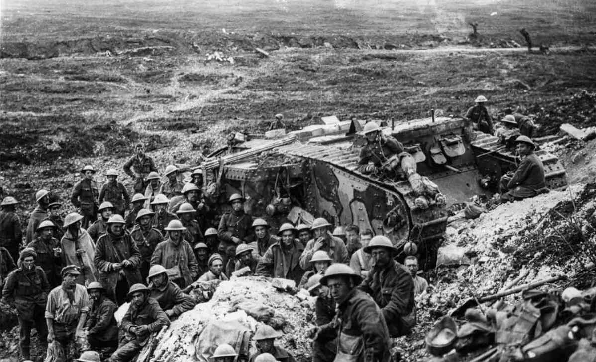 英国士兵 索姆河战役双方伤亡130万，德国士兵向英国士兵大喊：别来送命