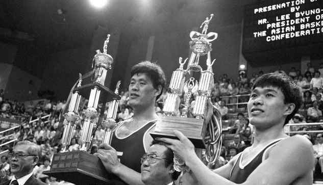 姚明去世 2米28的篮坛巨人，姚明直言没资格跟他说话，去世时王治郅痛哭