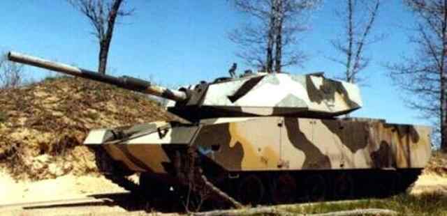 m60主战坦克 超级M60主战坦克，先进与落后并存，略显尴尬的武器
