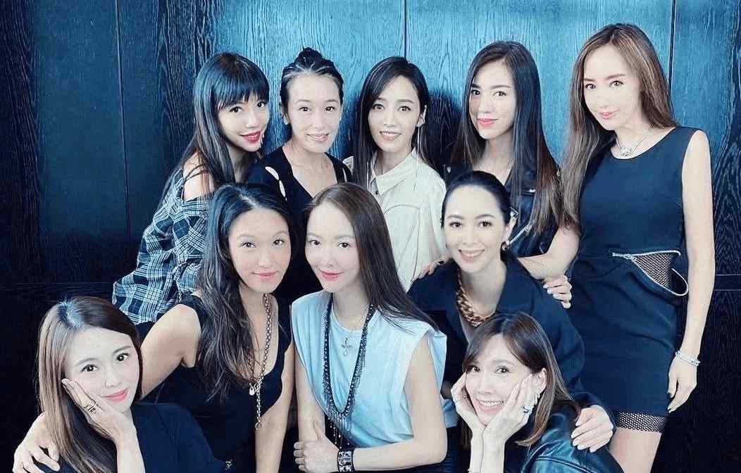 名媛关颖 名媛关颖晒富太太聚会照，曾暗嘲侯佩岑身世，如今贴脸合影不尴尬文章配图