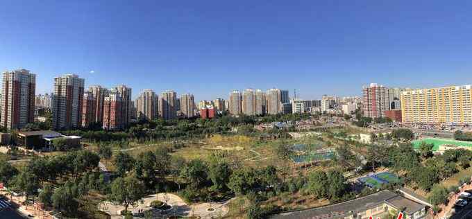 老年人用品批发市场 76岁老人用照片记录北京嘉囿公园：批发市场也能变“森林”