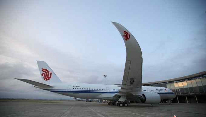 a350飞机 空客A350客机今日首航北京飞上海，内部豪华众多“黑科技”