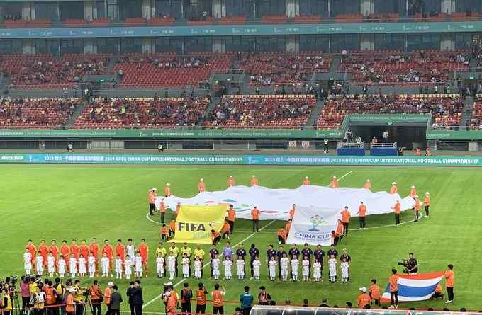 中国男足vs泰国 中国vs泰国：新阵型和新锋线登场，国足依然0比1输给了泰国