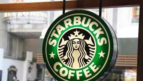 星巴克的咖啡杯 星巴克中杯事件：一句推荐全年或增6千万