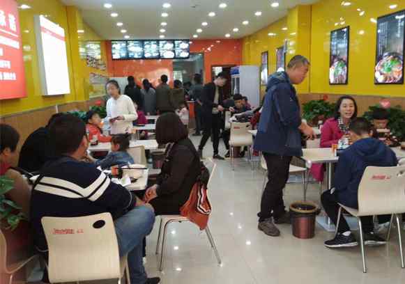 户大姐土豆粉加盟店 土豆粉快餐界：户大姐土豆粉，全国布局900家店面