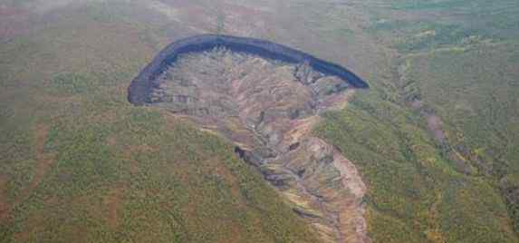 “地狱之门”是什么样子的西伯利亚巨大坑洞被称“地狱之门”