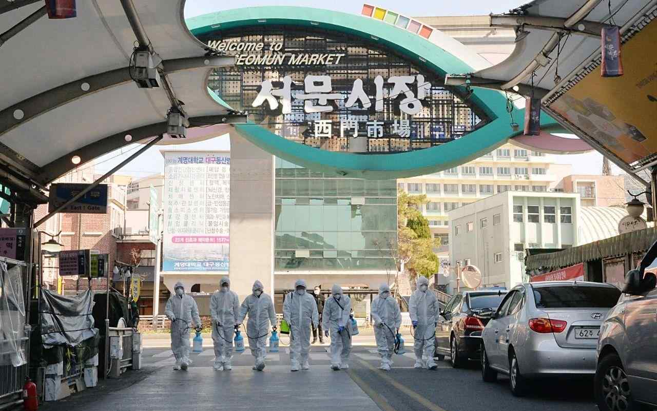 韩国新天地礼拜禁戴口罩:对＂神＂不敬生病不许缺席