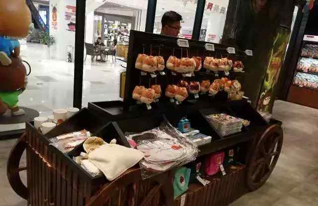 三只松鼠旗舰店 这家三只松鼠开在南京的最大旗舰店效果好吗？