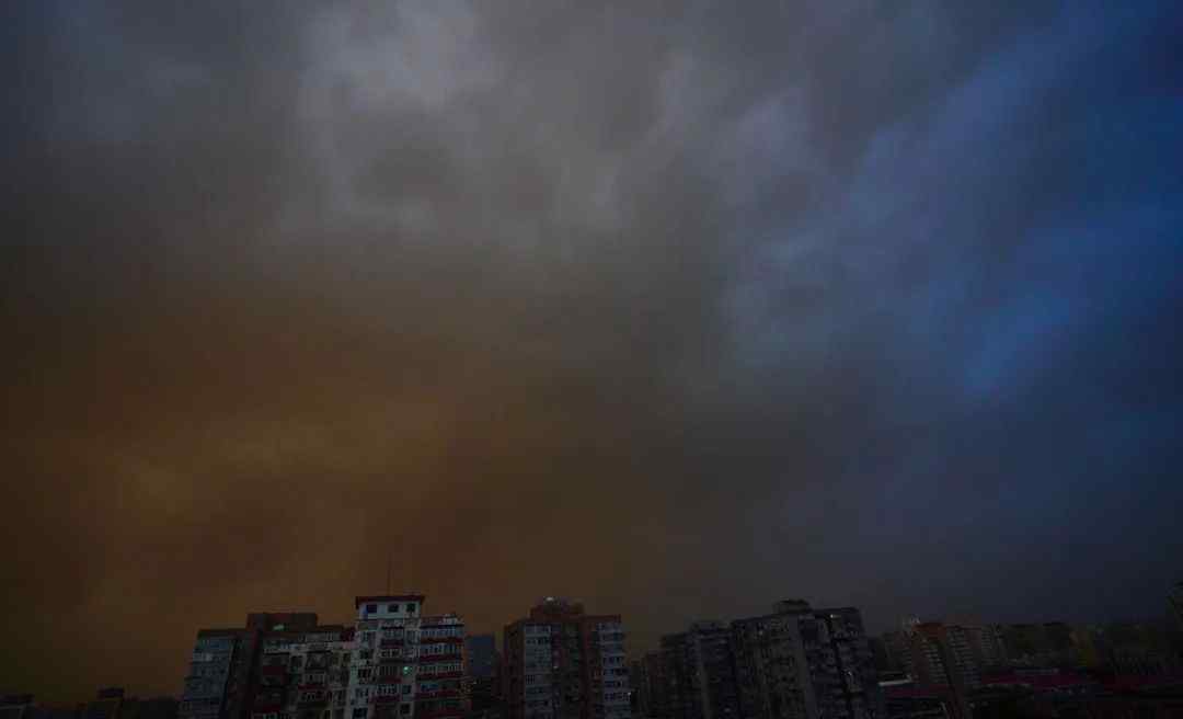 北京沙尘暴 一天两种颜色，北京沙尘暴铺天盖地