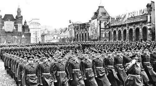 很多人二战苏联攻入德国后的暴行 却忽略德国对苏联的伤害