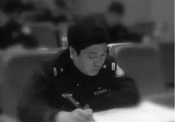 杭州市公安局永久封存16个警号 “110呼叫，收到请回答……”这16个警号，永久封存！