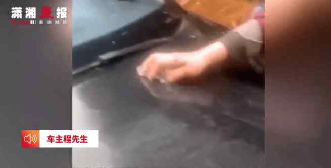 老父亲用钢丝球帮儿子洗车 秒变“星空漆”！儿子：不维修了