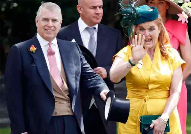 1992年英国王室吮脚趾事件 安德鲁王子被戴绿帽?