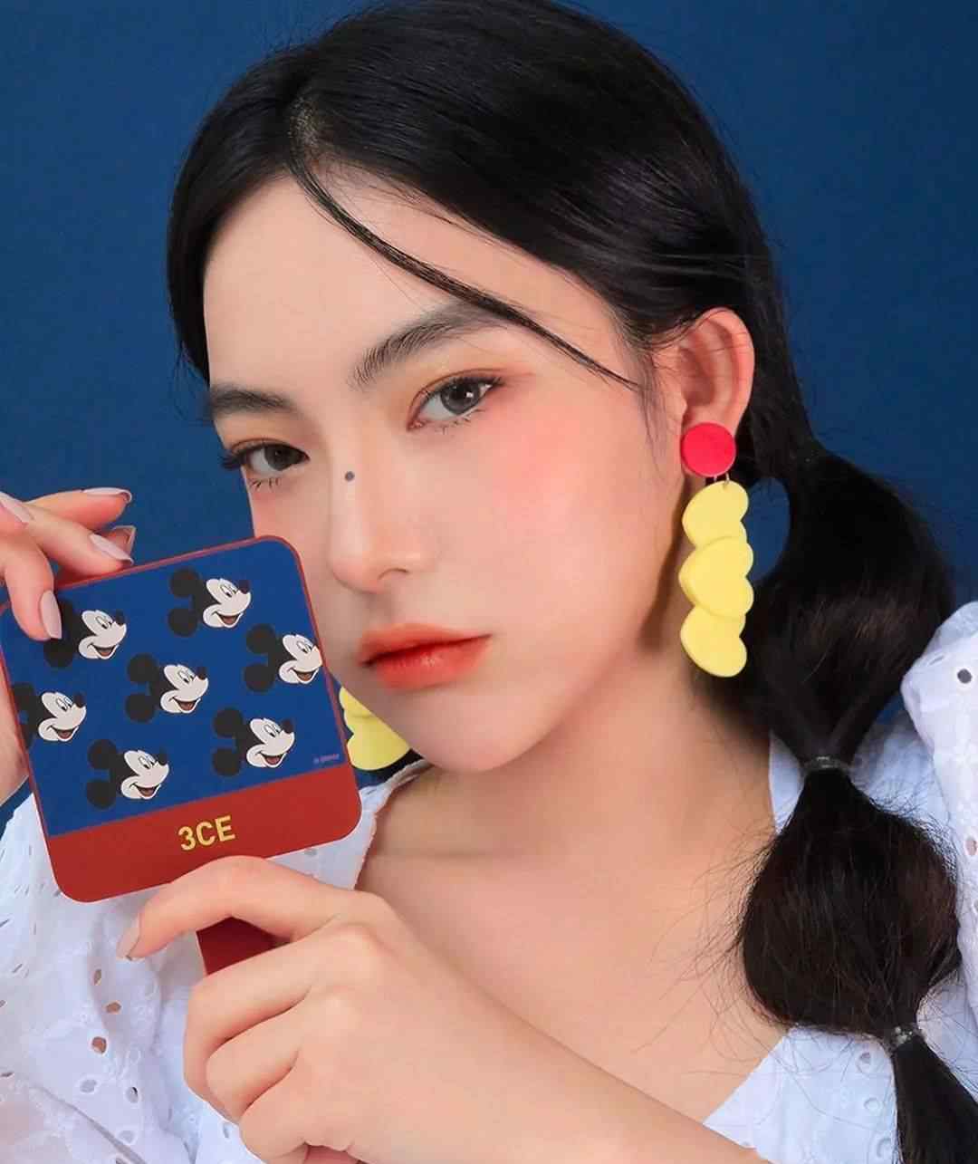 韩国模特小姐姐安敏智：气质模特蹿红网络 美人痣惊艳